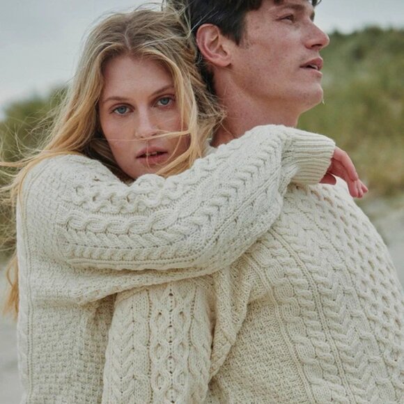 CARRAIG DONN IRISH FISHERMAN'S SWEATER - Picture 1 of 16